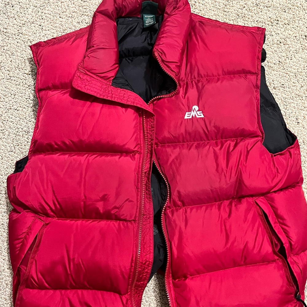 Eastern mountain sports puffer vest